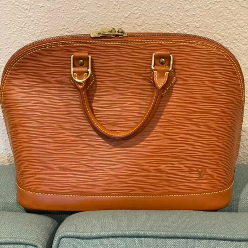 Louis Vuitton Vintage Epi Alma